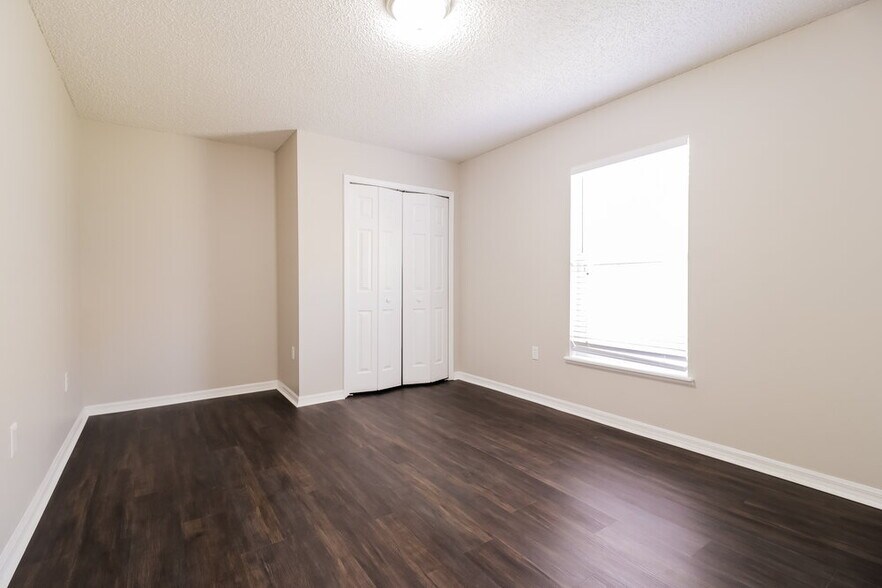 Building Photo - 266 Regal Downs Cir