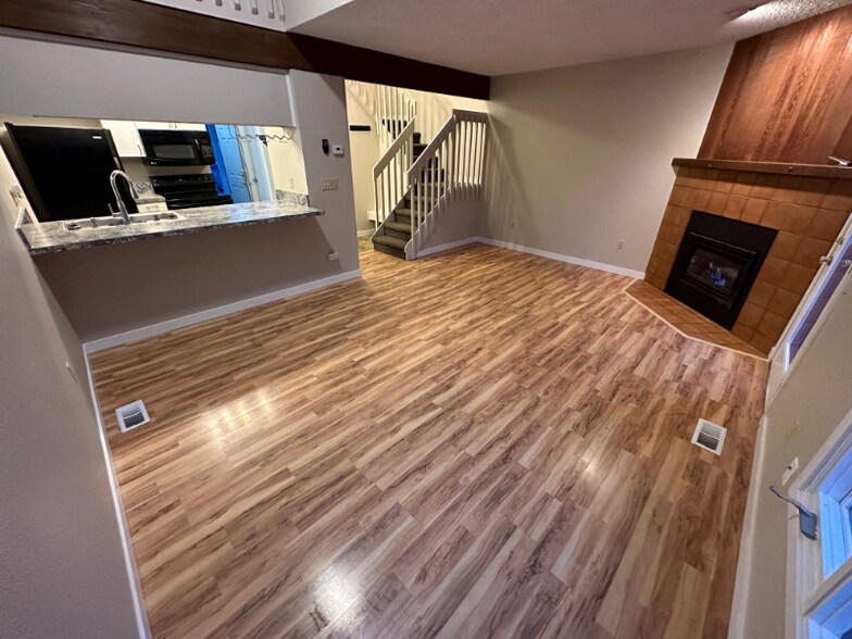 Building Photo - 13101 Brandon St