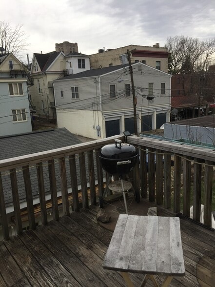 deck off dining room - 6344 Aurelia St