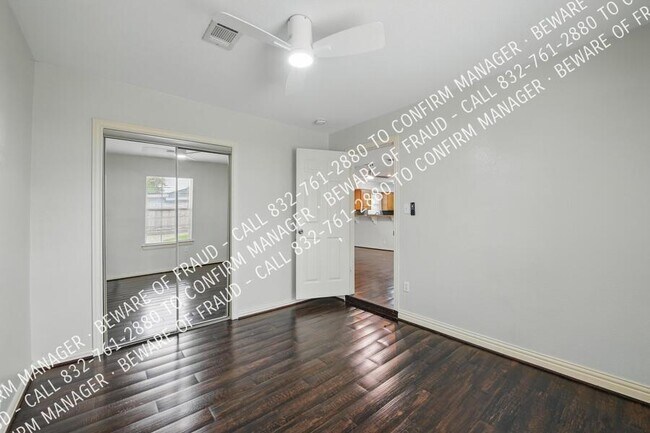 Building Photo - 506 E Alexander Ln