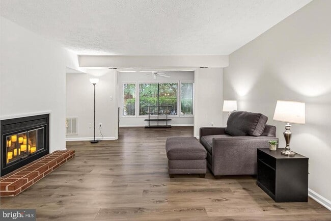 Building Photo - 2251 Hunters Run Dr