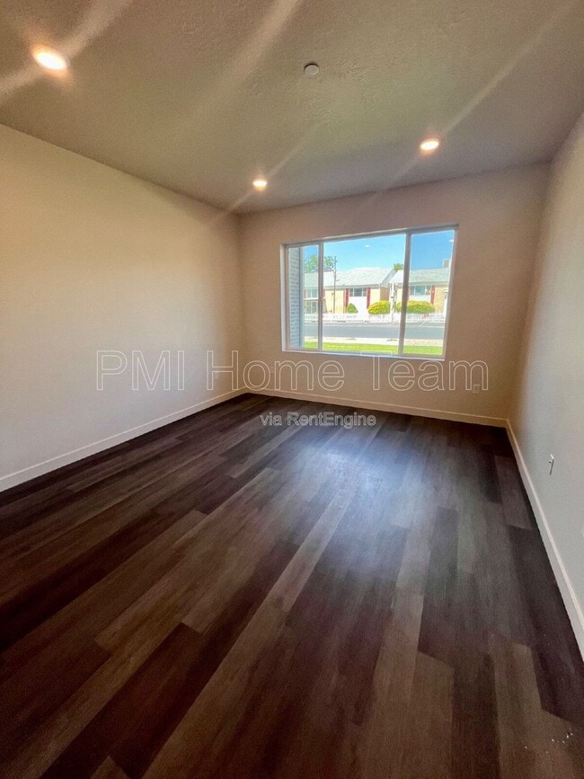 Building Photo - 155 E Ninth