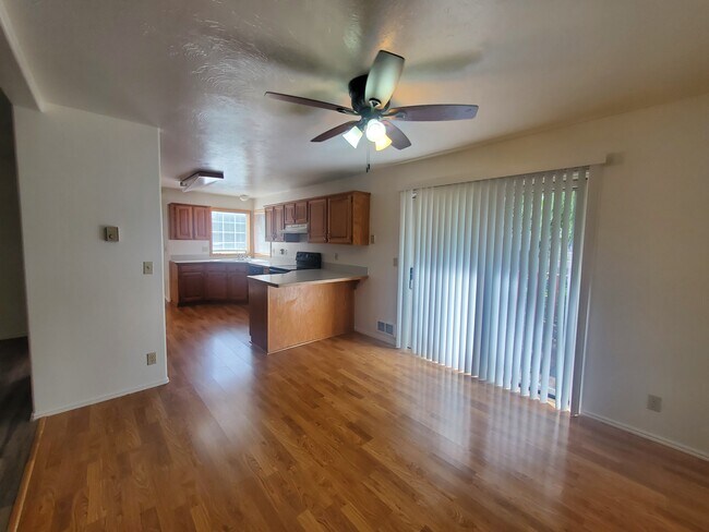 Building Photo - 1322 Walstrom Ln