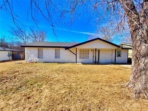 Building Photo - 5330 Wellington Dr