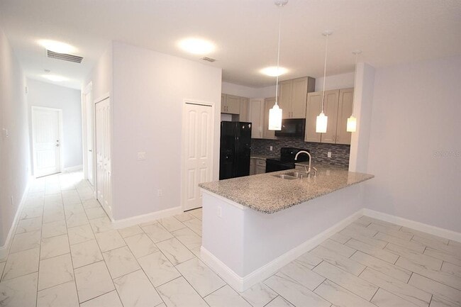 Building Photo - 23 Empress Ln