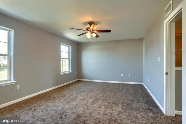 Building Photo - 723 Jonathan Ct