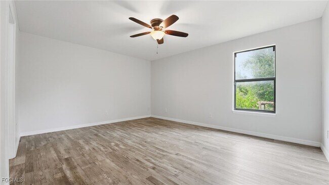 Building Photo - 2701 E 18th St