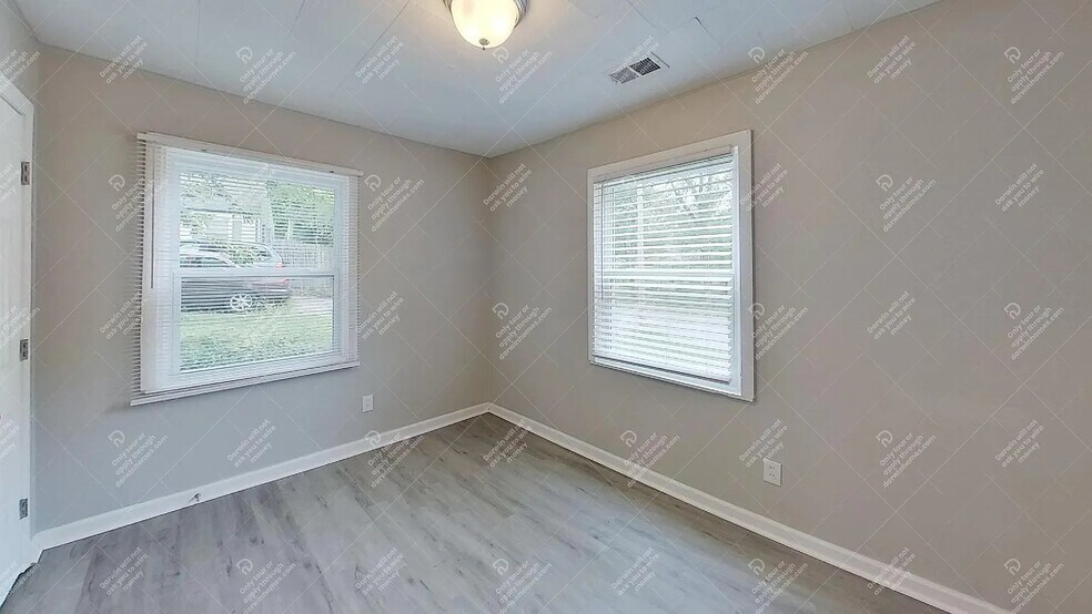 Building Photo - 5106 Crest Dr