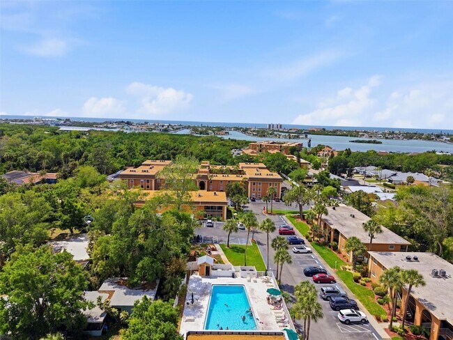 Building Photo - 12760 Indian Rocks Rd