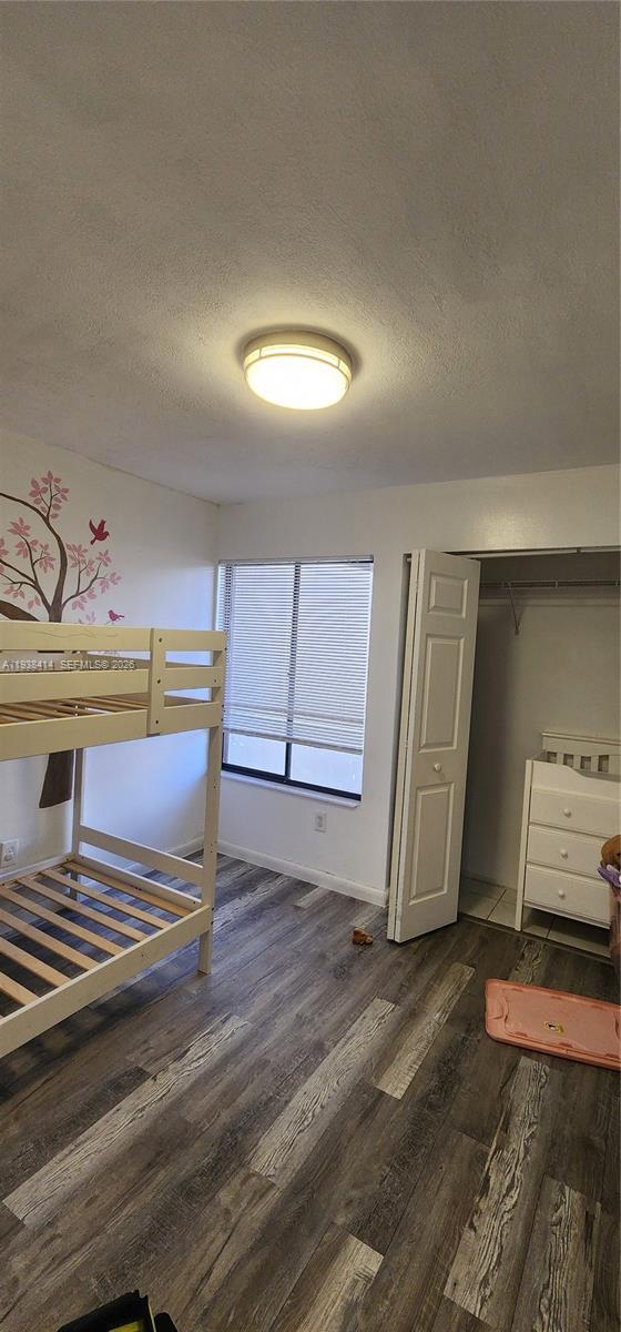 Building Photo - 9660 W Elm Ln