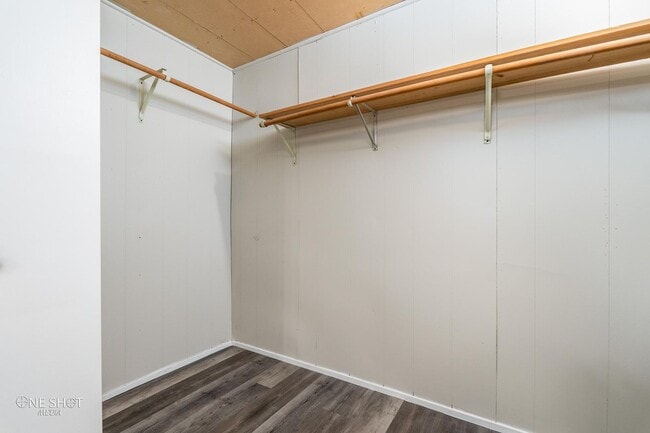 Building Photo - 1725 Ave D