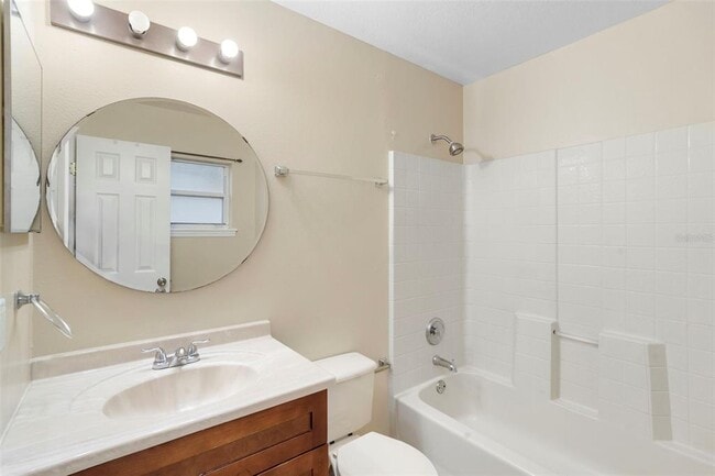 Building Photo - 7831 Hidden Hollow Dr