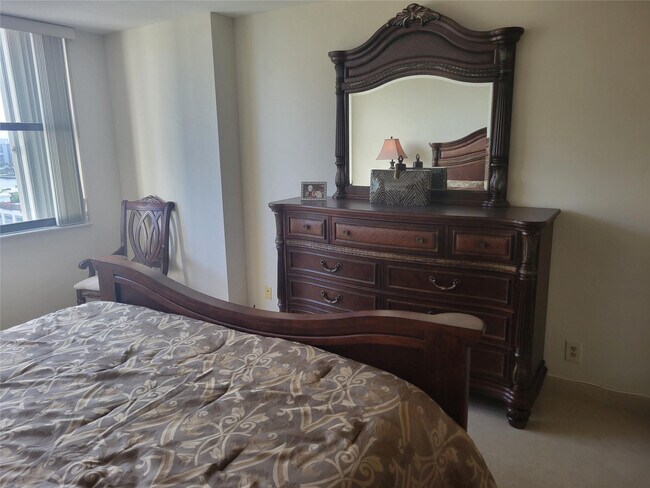 Building Photo - 2401 S Ocean Dr