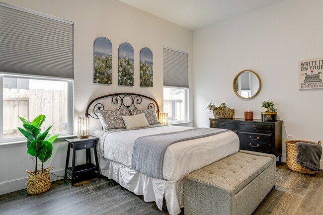 Building Photo - 4335 Hooded Crow Cir