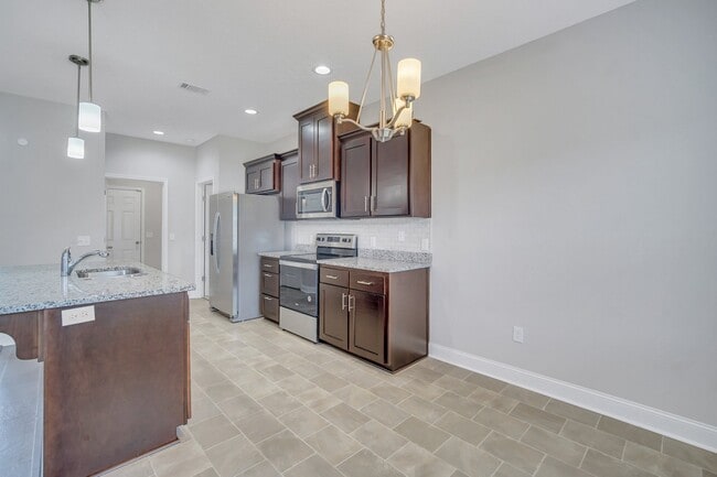 Building Photo - 486 Thorp Circle