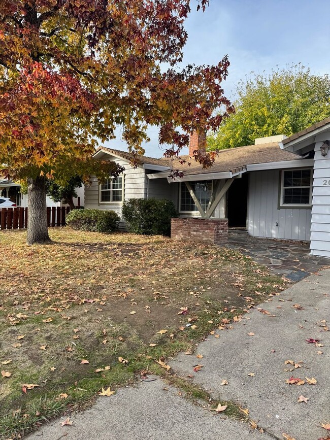 Primary Photo - 4 Bedrooms in South Redding