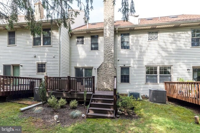 Building Photo - 108 Susan Constant Ct