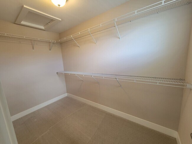 Building Photo - Spacious 3 level, 4 bedroom townhome with attached 2 car garage at Silver Meadows Townhomes on Lo...