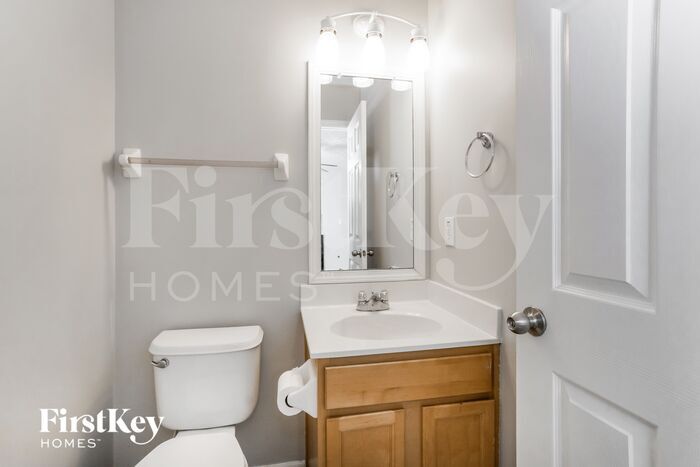 Building Photo - 1377 Geranium Dr