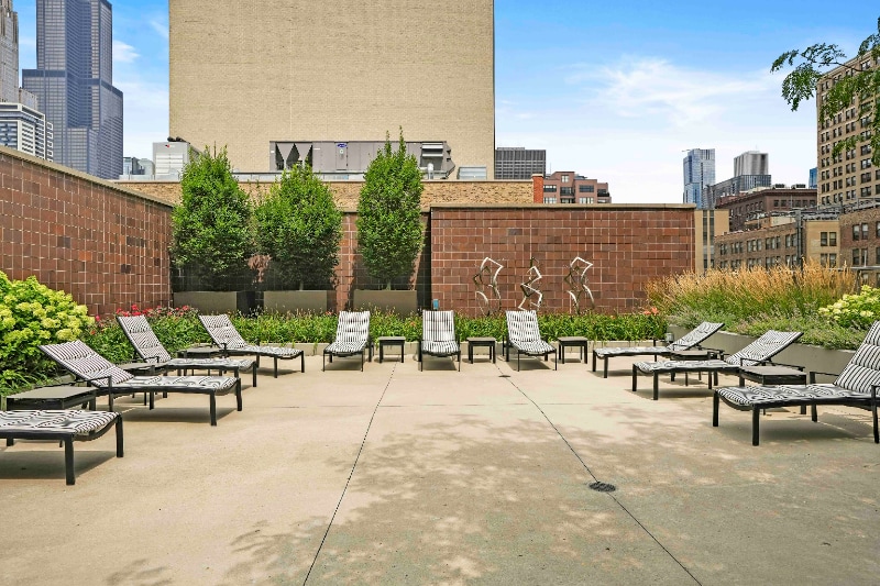 Building Photo - 752 S Clark St