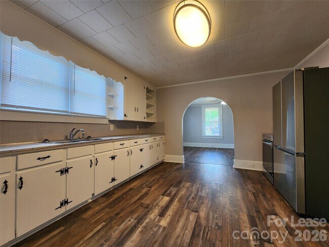 Building Photo - 127 Poplar St