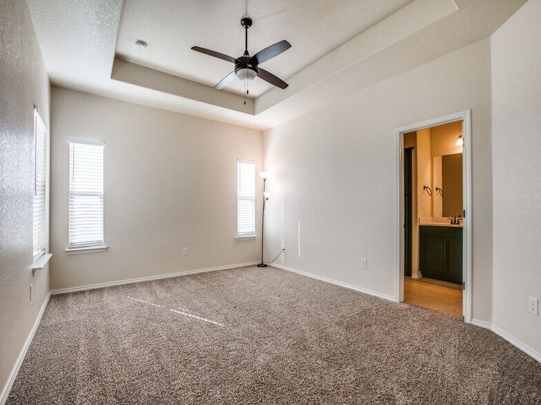 Building Photo - 6210 Katy Star