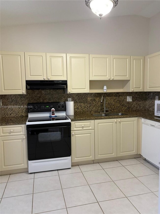 Building Photo - 14659 SW 126th Pl