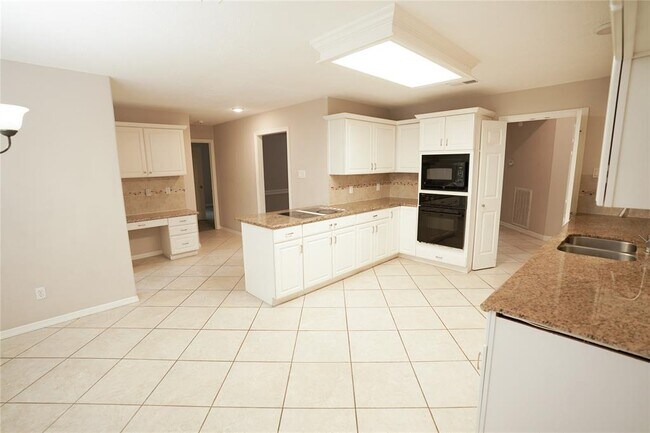 Building Photo - 14106 Glen Canon Ln