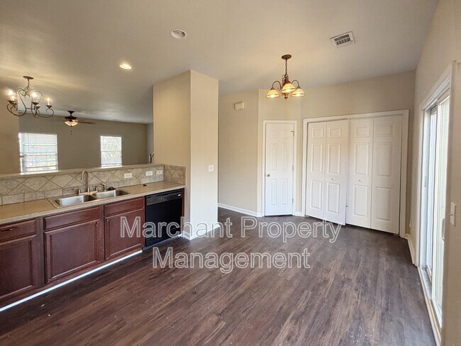 Building Photo - 301 Pampas Ct