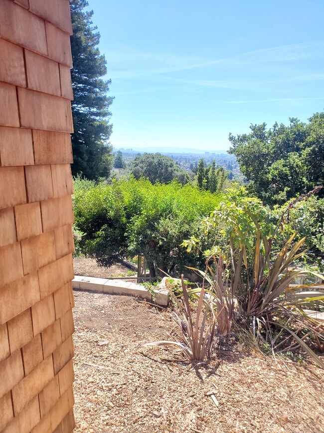 Building Photo - 54 Stratford Rd