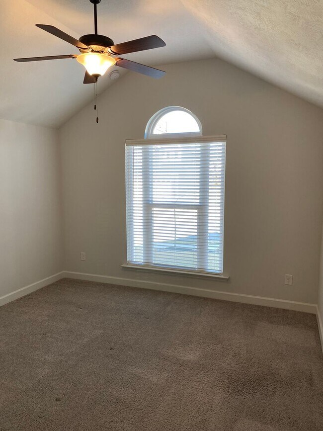 Building Photo - 3632 Kearsley St