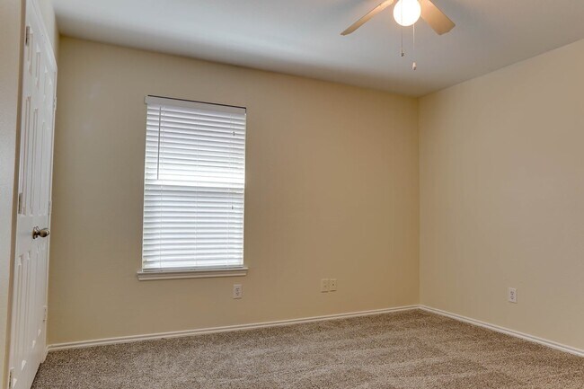 Building Photo - 9016 Garden Springs Dr