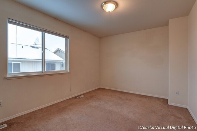 Building Photo - South Anchorage Condo with Washer/Dryer and Garage