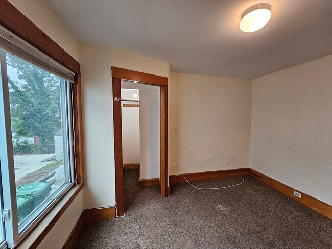 Building Photo - 129 Lexington St