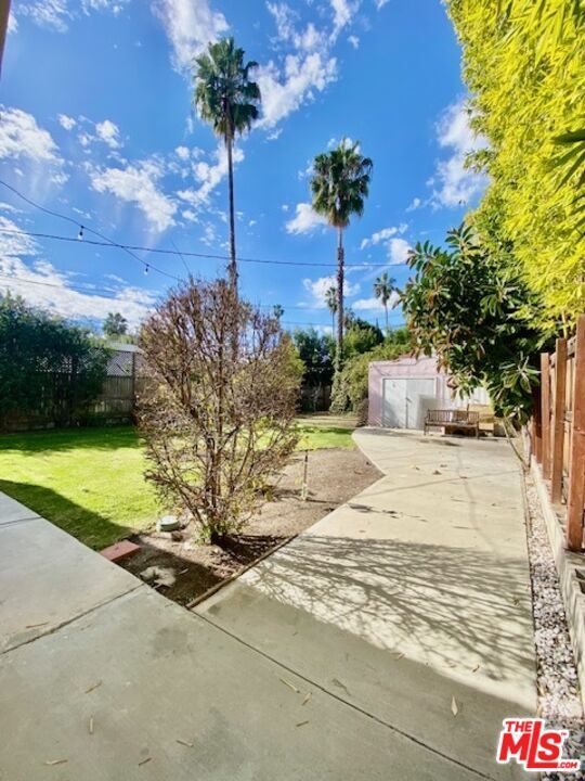 Building Photo - 459 S Holt Ave