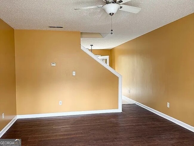 Building Photo - 1202 Pinedale Cir NW