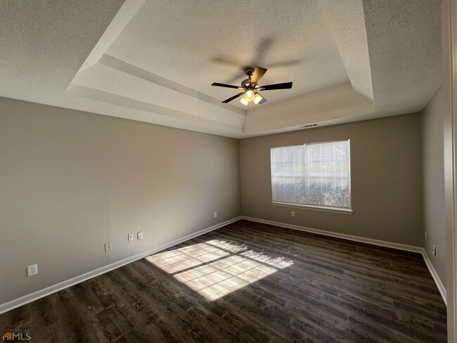 Building Photo - 3494 Creekview Dr