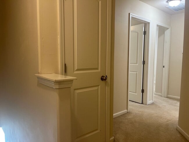 Building Photo - Charming Knightdale Residence, Available Now!