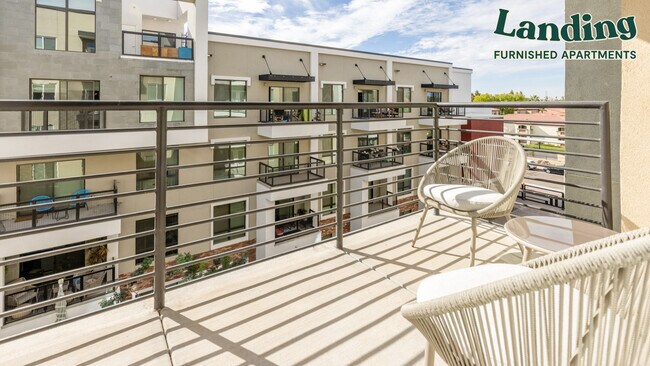 Building Photo - 3300 N Scottsdale Rd