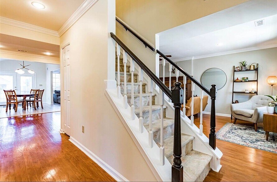 Building Photo - 6504 Hammersmith Dr