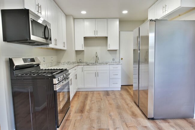 Building Photo - RENTAL AVAILABLE!