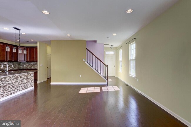 Primary Photo - 101 Pearce Ln