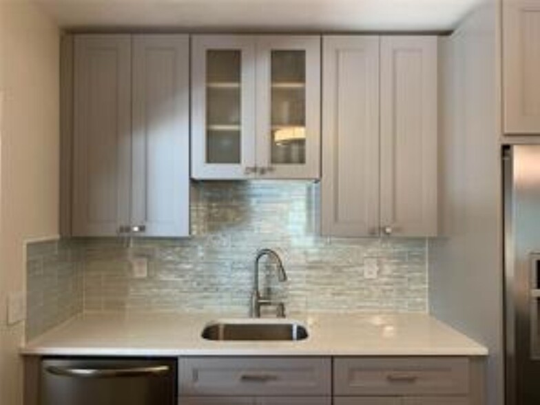 Building Photo - 2804 N Ocean Blvd