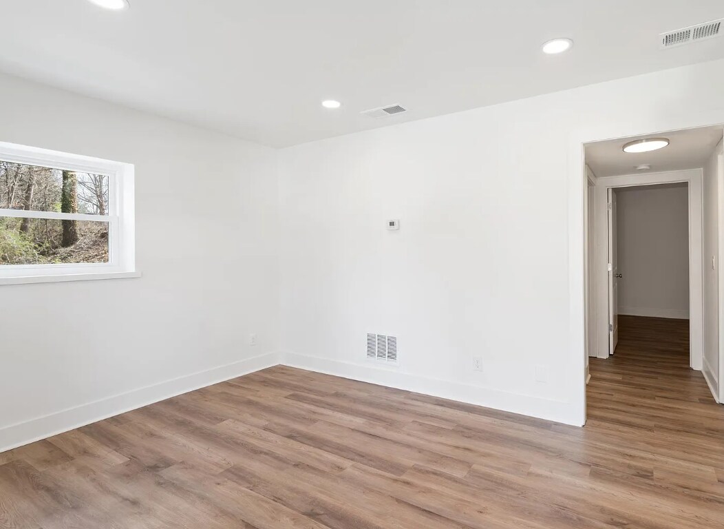 Building Photo - 155 Jones St