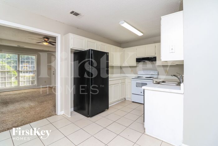 Building Photo - 83 Quail Run