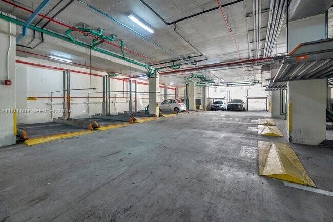 Building Photo - 435 SW 12th Ave