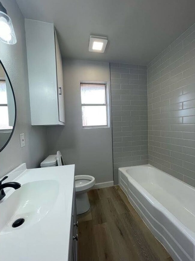 Building Photo - Cozy & Modern 3-Bedroom Retreat in Big Spring