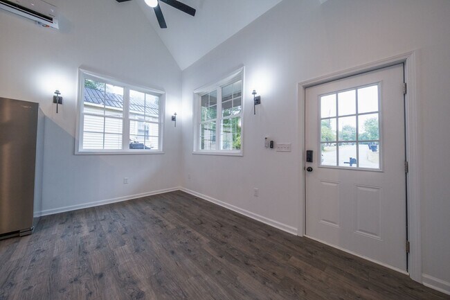 Building Photo - Brand New 2 Bed / 1 Bath Home with Loft