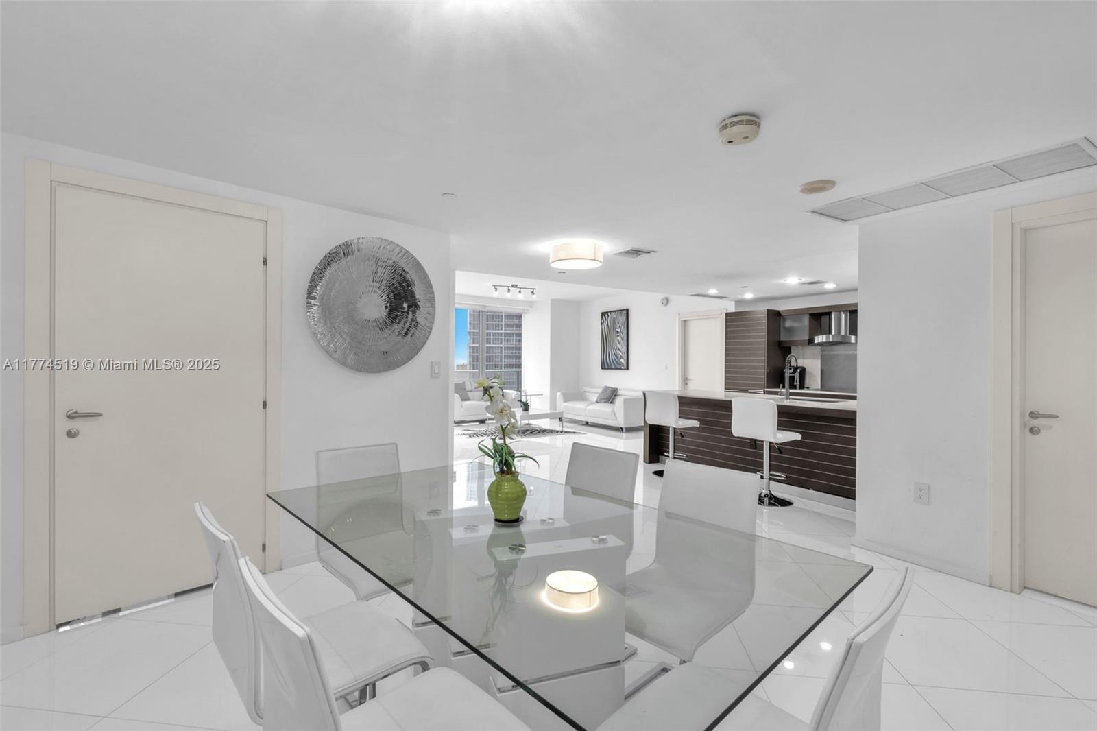 Building Photo - 200 Biscayne Blvd