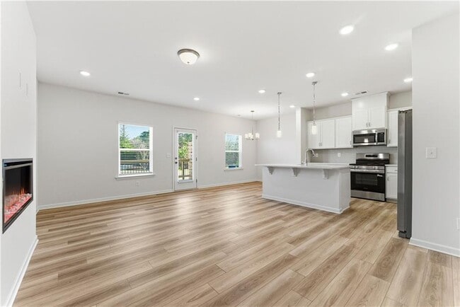 Building Photo - 22 Jacobs Farm Dr SE